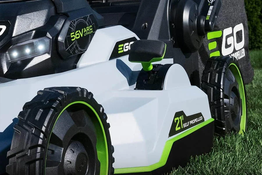 battery self propelled lawn mower